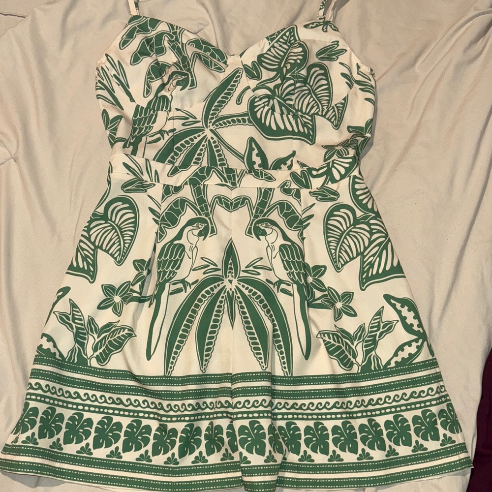New Green and White Floral summer romper~ - Picture 3 of 7